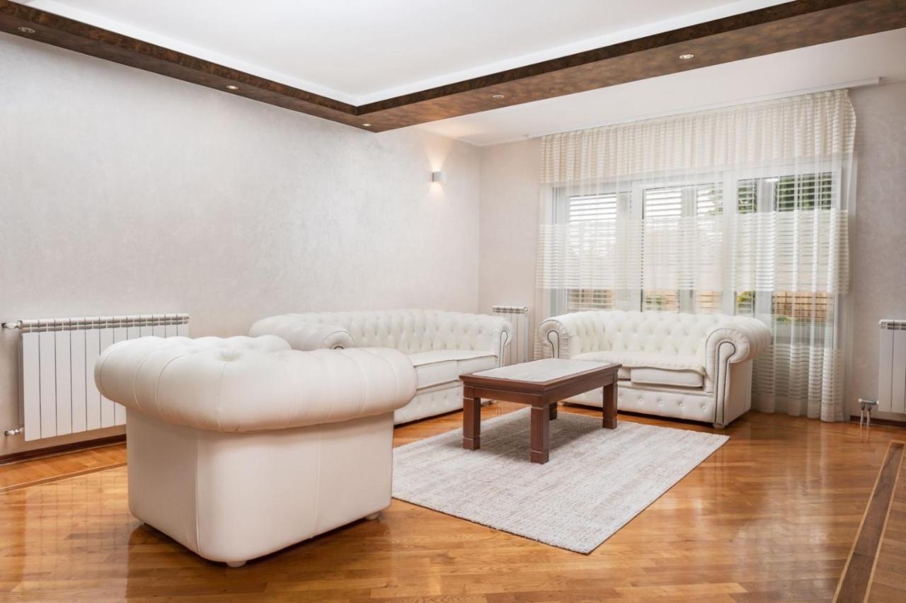 Hotel Royal Garden Nikšić Bagian luar foto