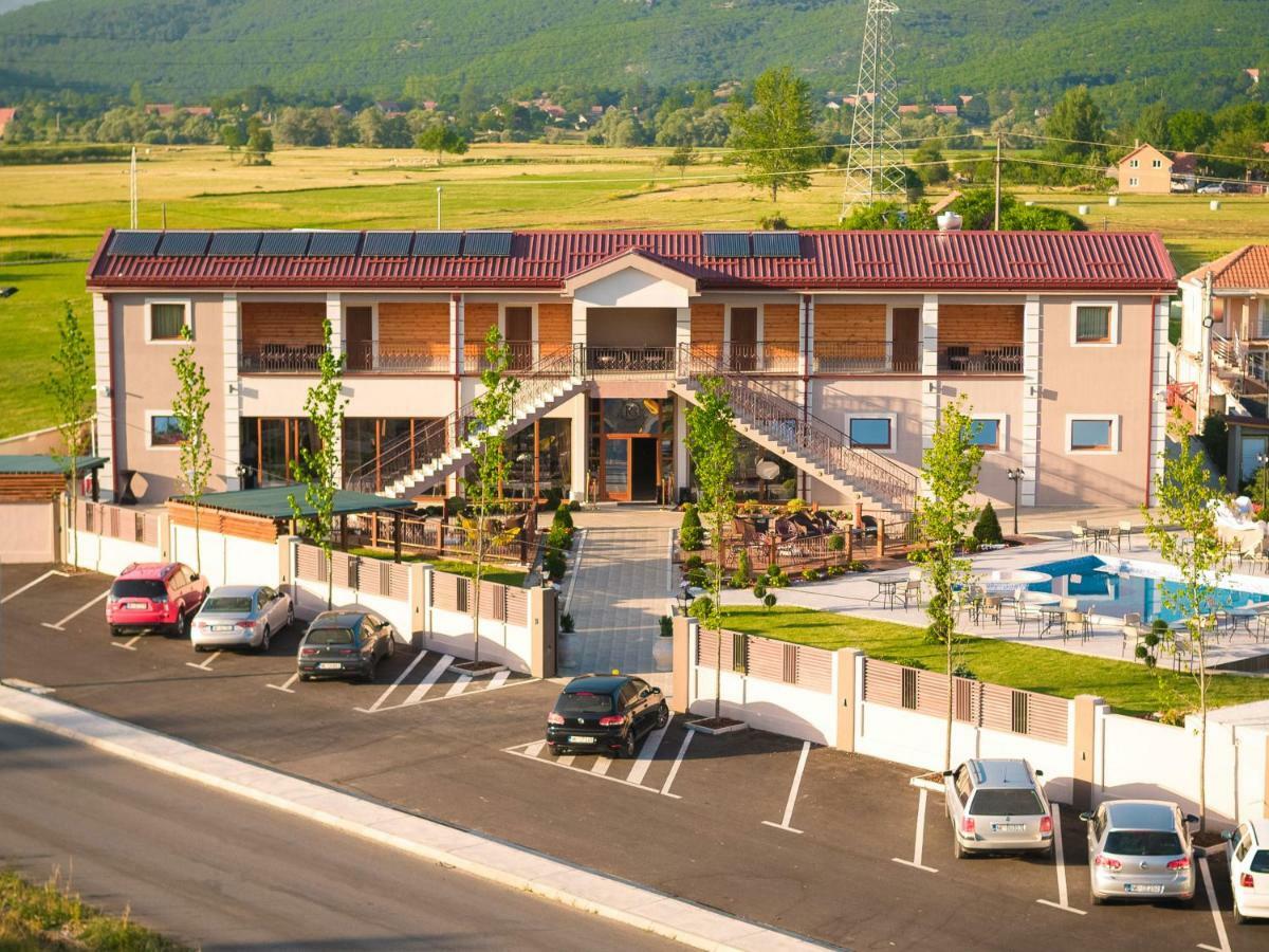 Hotel Royal Garden Nikšić Bagian luar foto