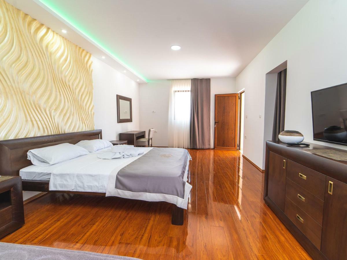 Hotel Royal Garden Nikšić Bagian luar foto
