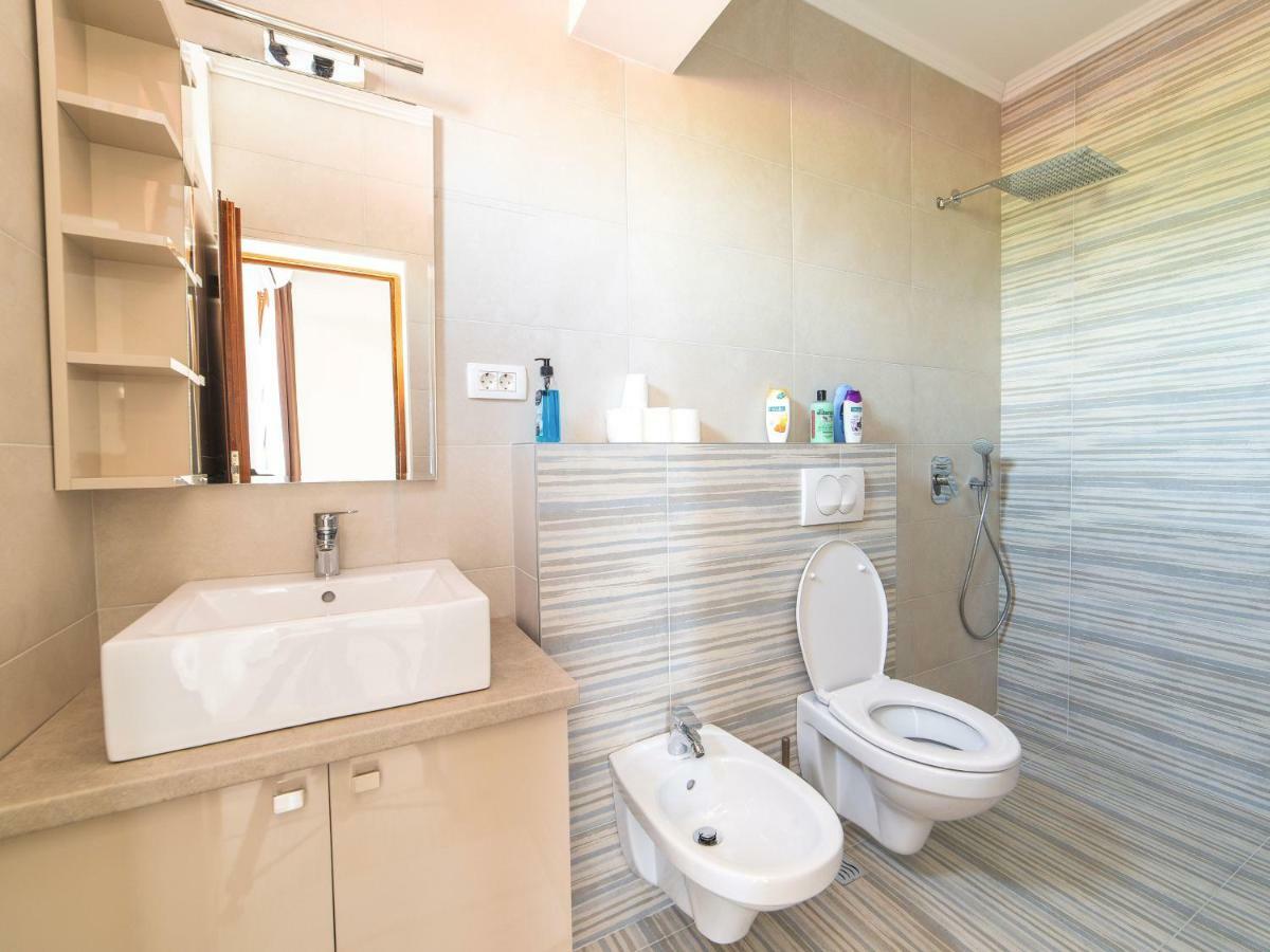 Hotel Royal Garden Nikšić Bagian luar foto