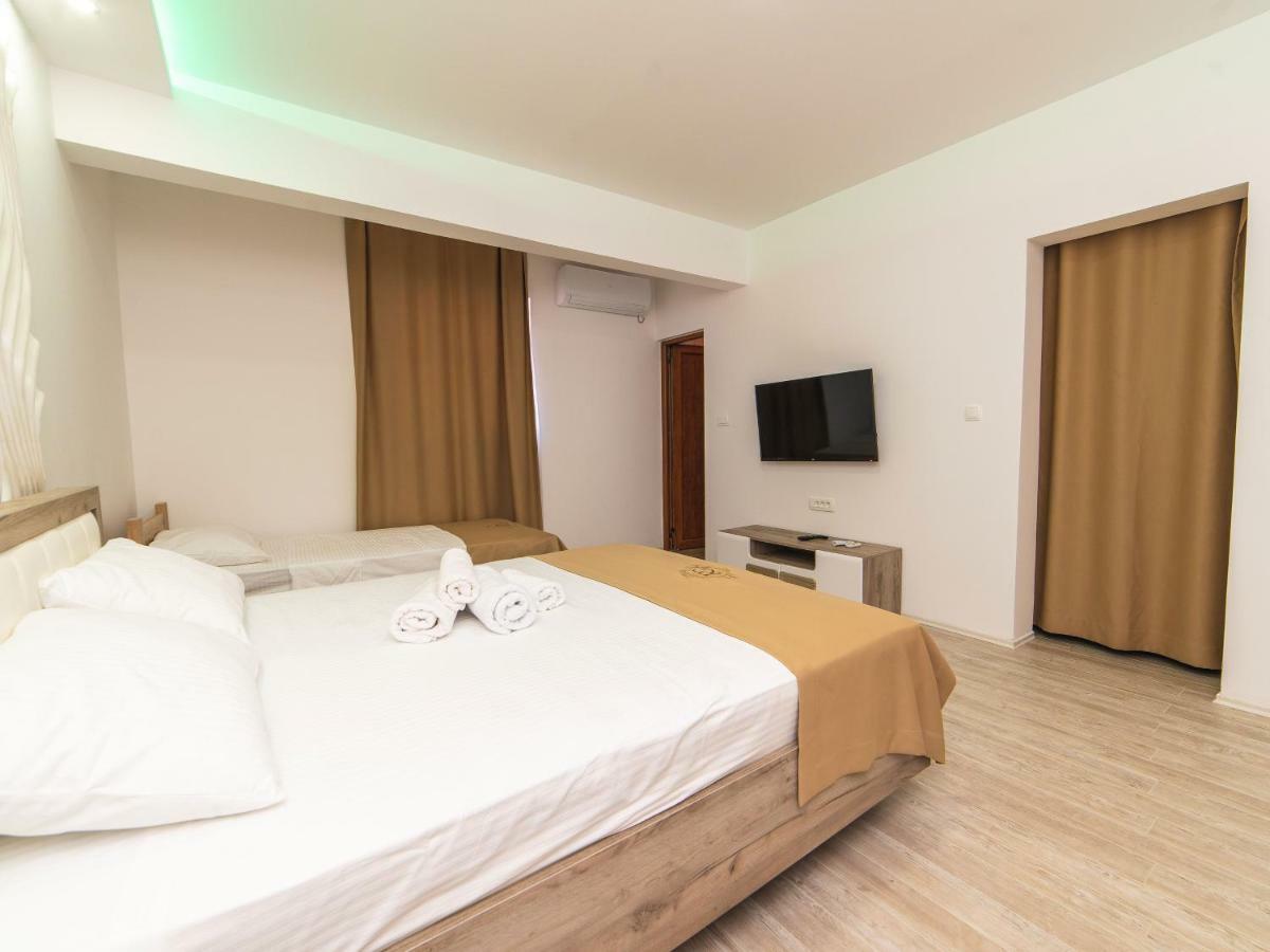 Hotel Royal Garden Nikšić Bagian luar foto