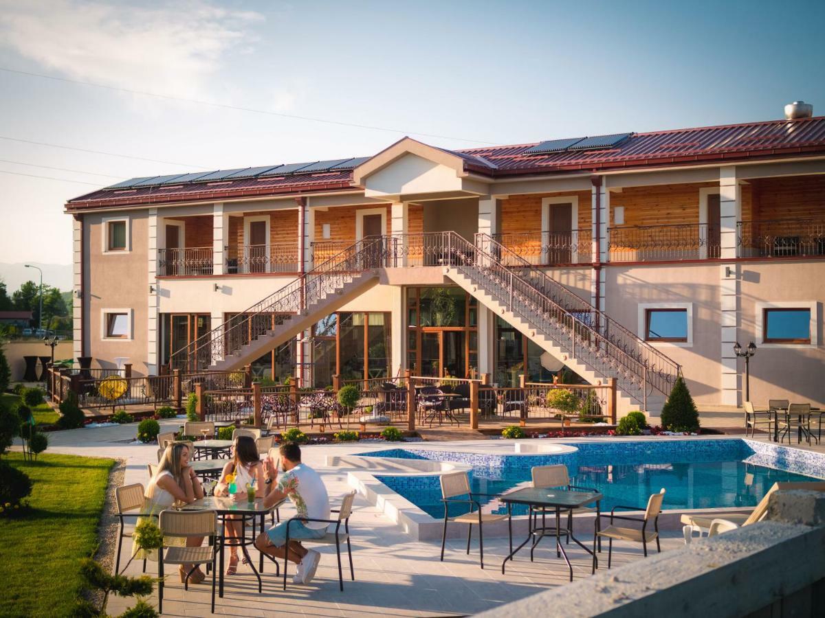 Hotel Royal Garden Nikšić Bagian luar foto