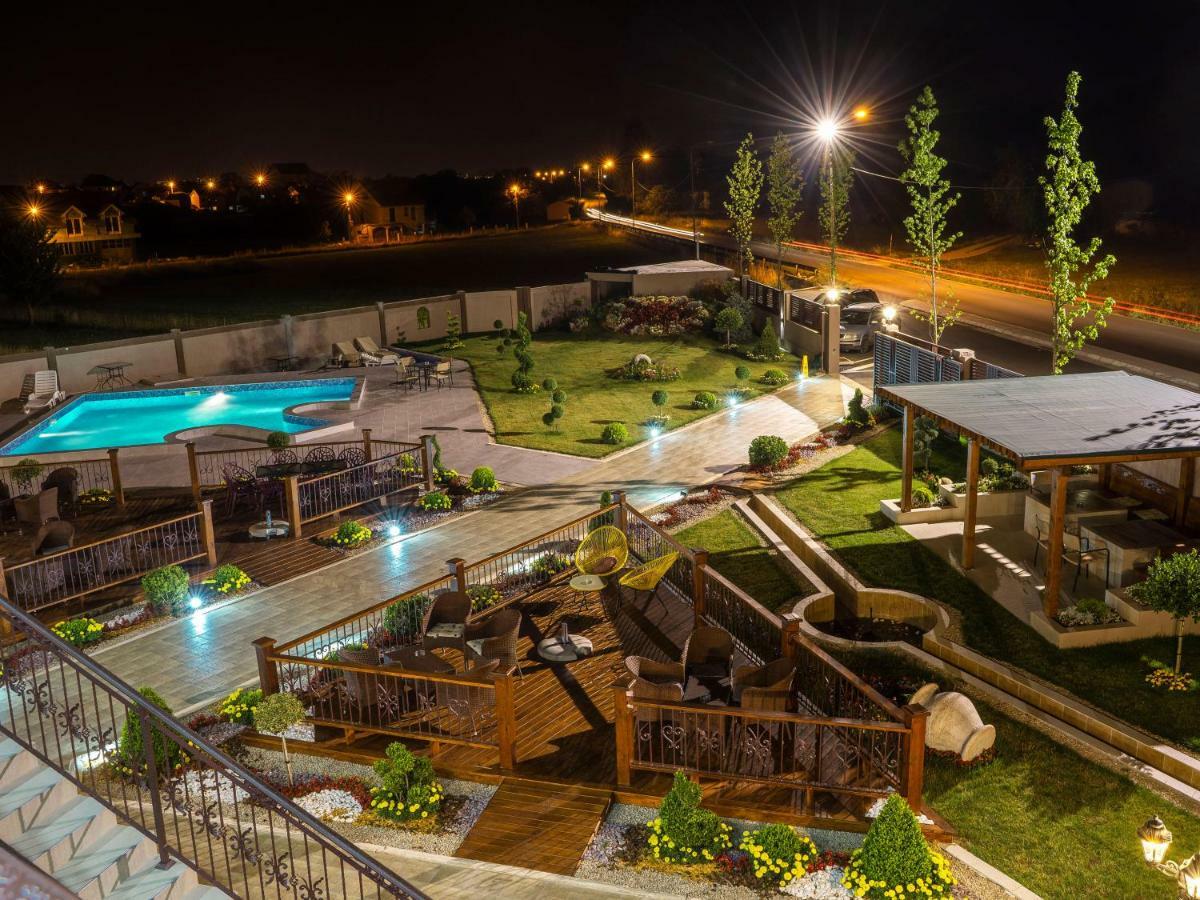 Hotel Royal Garden Nikšić Bagian luar foto