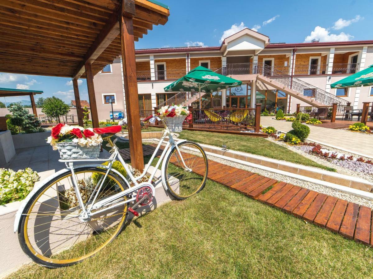 Hotel Royal Garden Nikšić Bagian luar foto