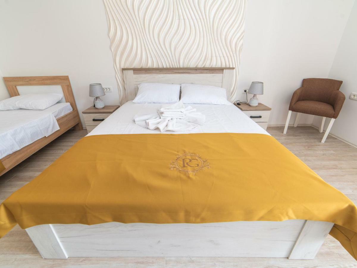 Hotel Royal Garden Nikšić Bagian luar foto