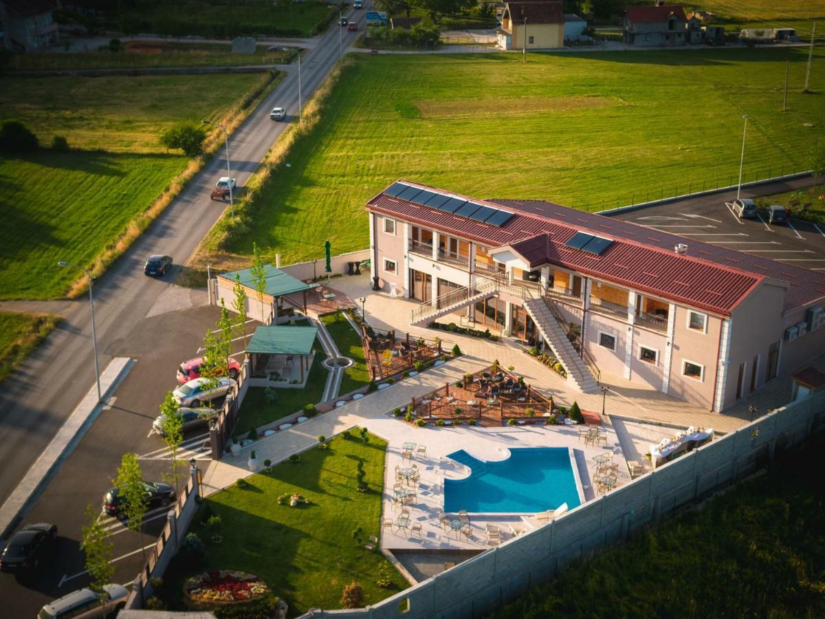 Hotel Royal Garden Nikšić Bagian luar foto